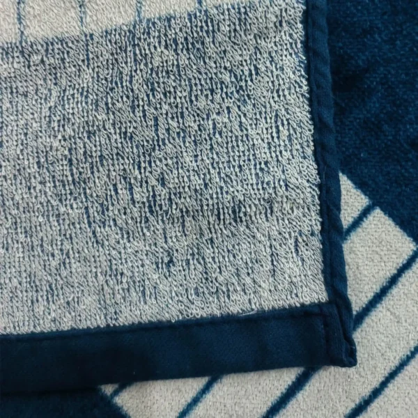 Asciugamano da spiaggia in velluto tosato con logo e soft touch