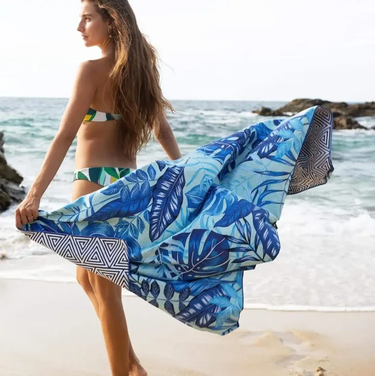 Who Should Buy Sand-Free Microfiber Suede Towels (Travel, Gifts, Events)
